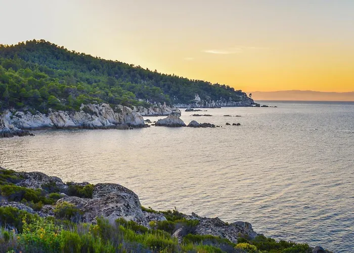 Vast Emerald, The Only House In Kavourotrypes * سارتي